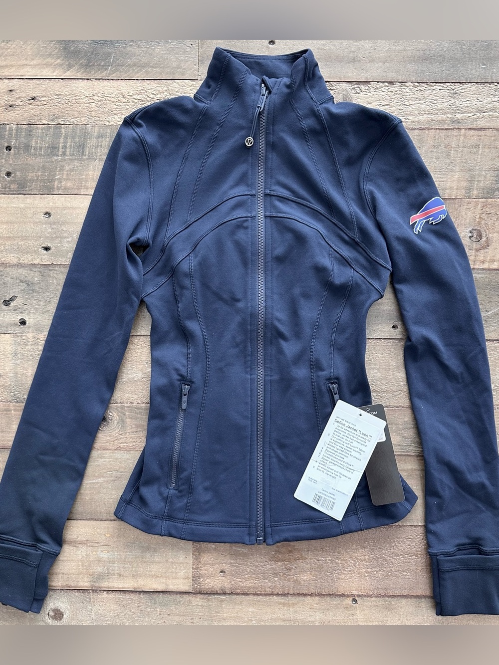 ⭐️NWT Women’s Lululemon Buffalo Bills Define Jacket *Luon